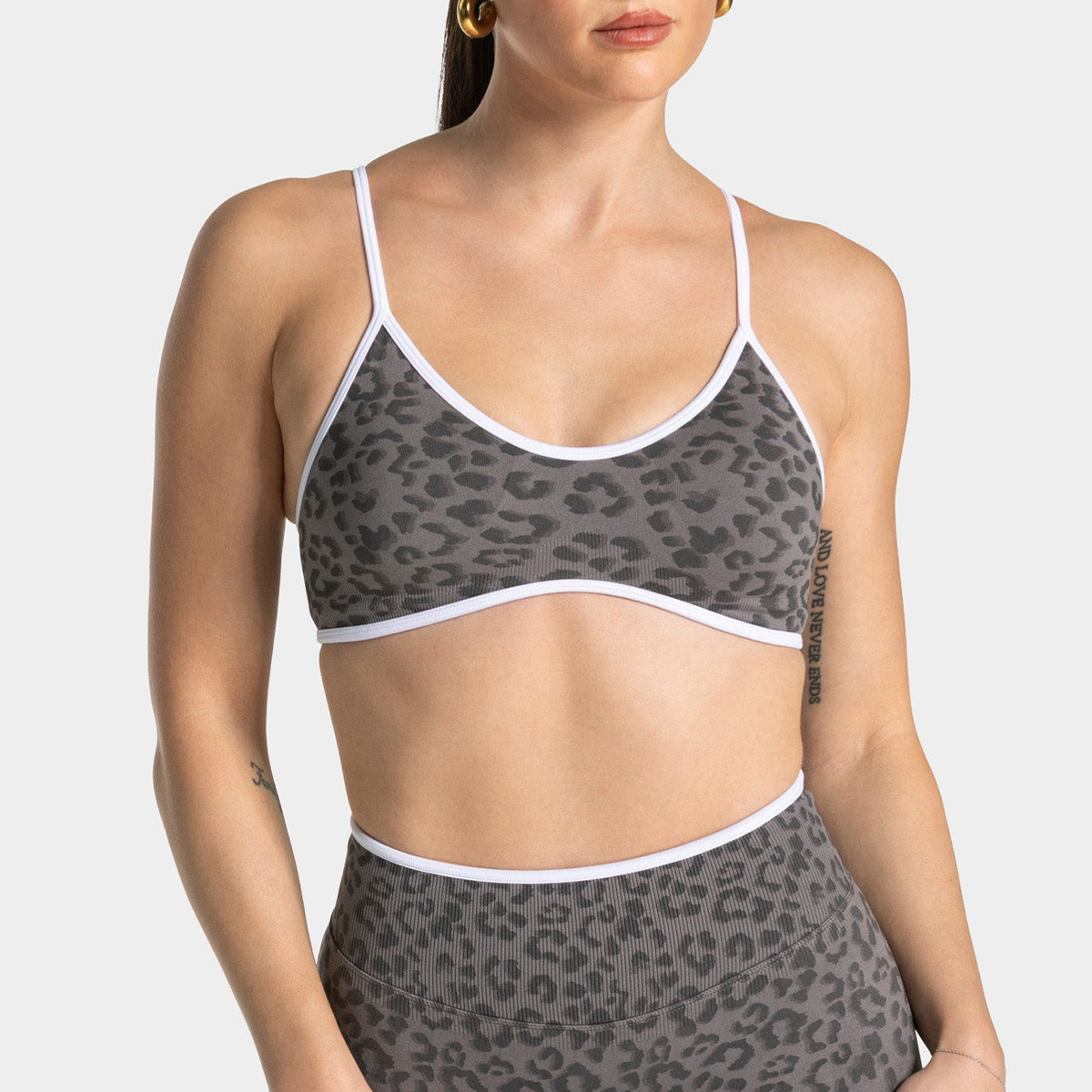 Logo Women's Beautiful Back Ga - Yoga Fitness Logo Design 评论和价格